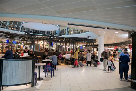 terminal 3 manchester airport shops